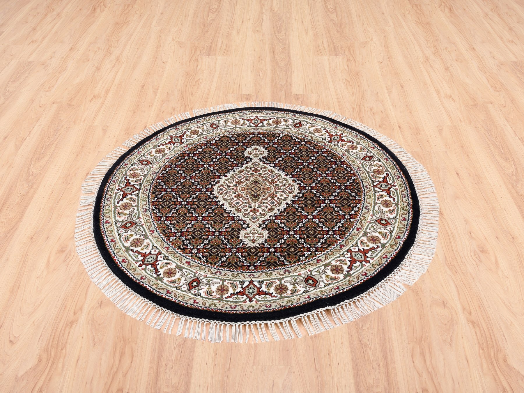 Traditional Rugs LUV562032